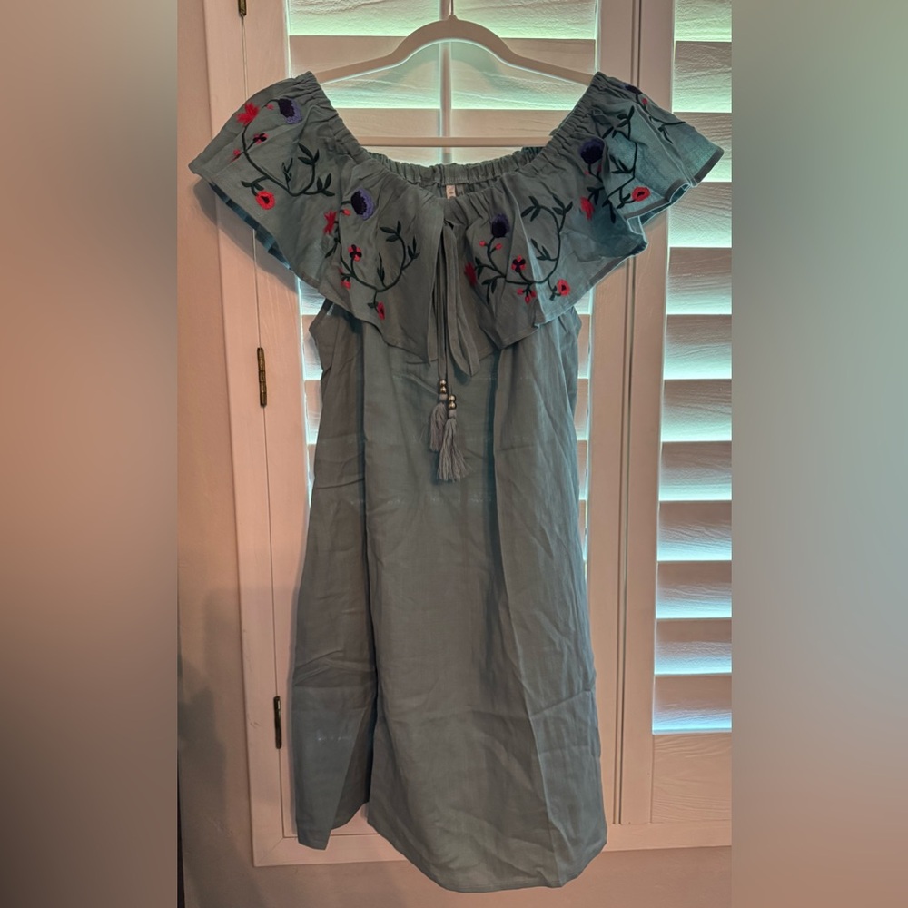 NWT Mittoshop Sage colored Dress with Colorful Embroidery and Pockets!!